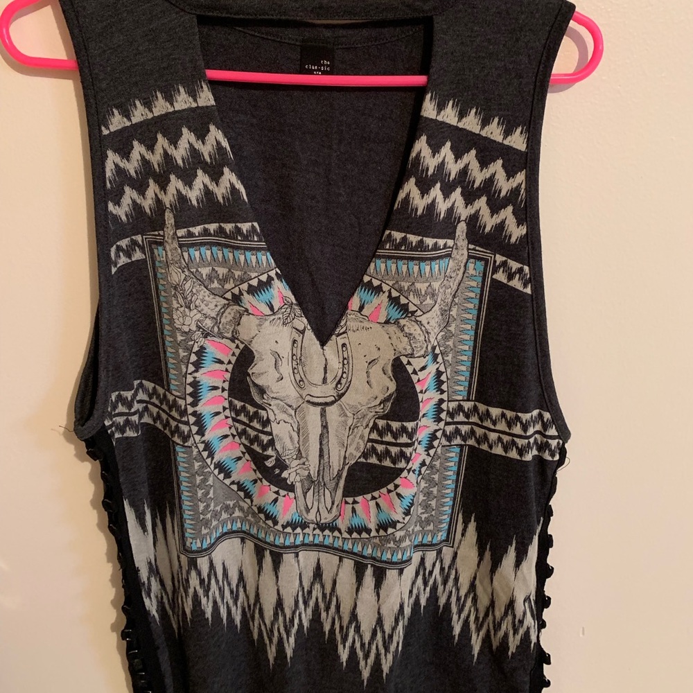 Deep v  choker tank